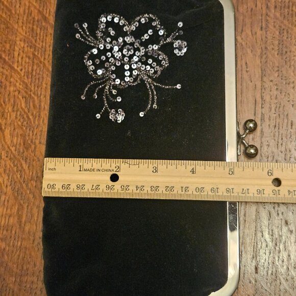 Black Velvet Embroidered Beaded Clutch Purse - Picture 6 of 6